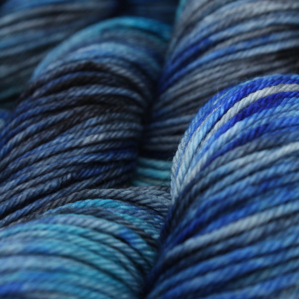 Handdyed yarn merino DK blue black