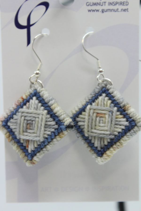 Earrings - Needlepoint  - Wolf + Deepness (J2315)