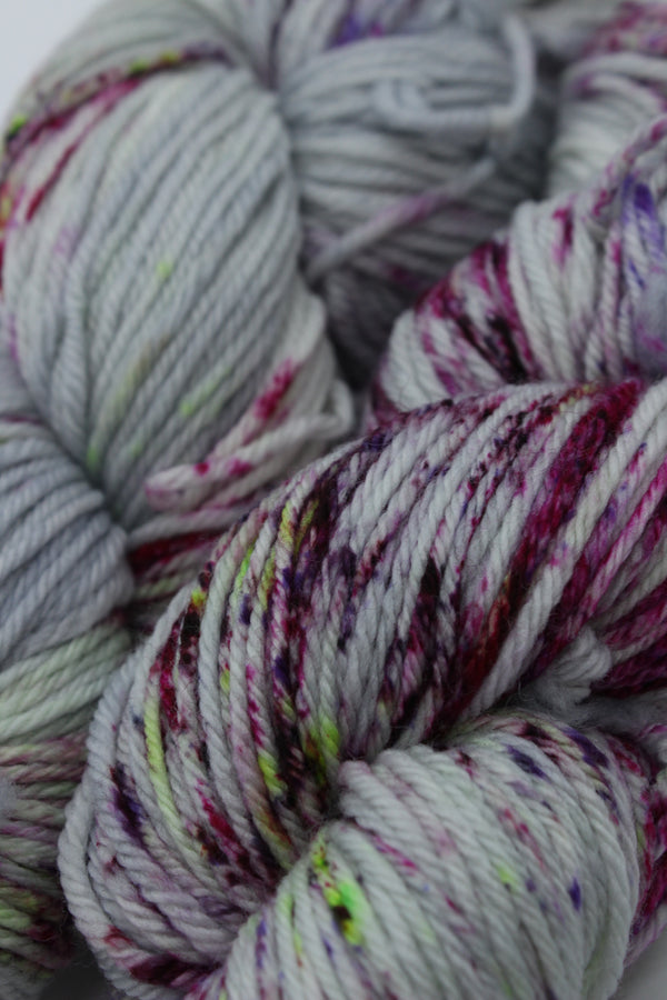 Queen Lime Zinna - Entangled Art DK