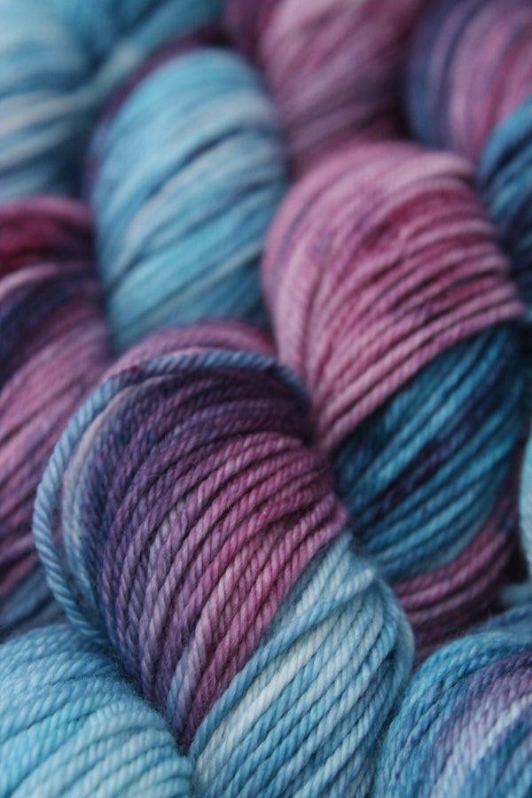 The Bright Kettle - Merino 8ply