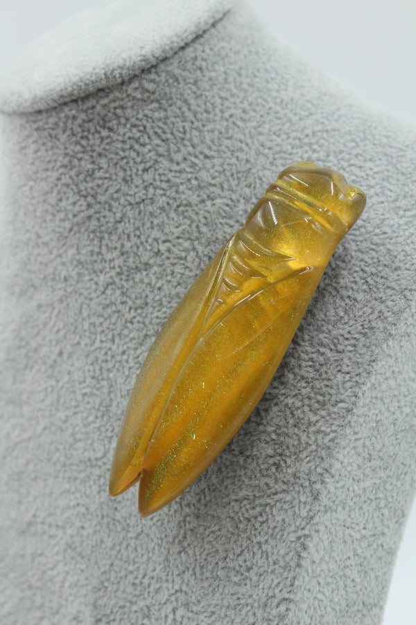 Cicada Brooch - Gold with Green Aura