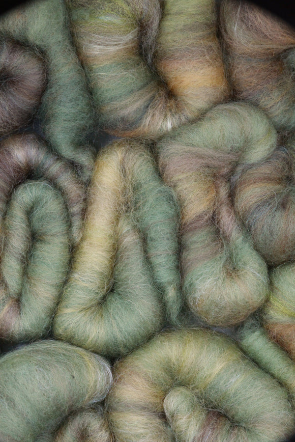 Rolag for Spinning - 50g - by Mandy - Green and Gold