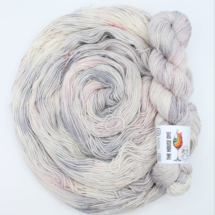 Handduyed Merino Yarn 8ply gre pink