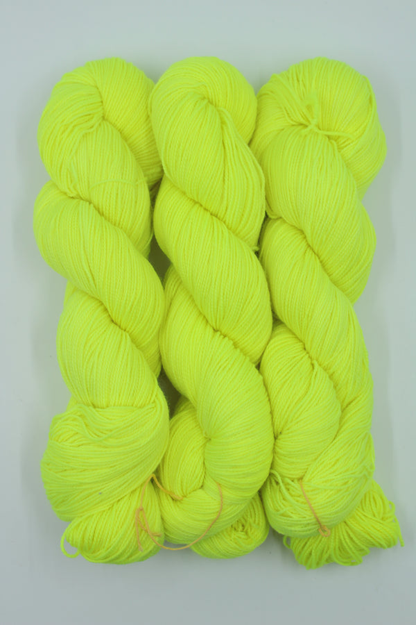 NEO Yellow - Merino 4ply