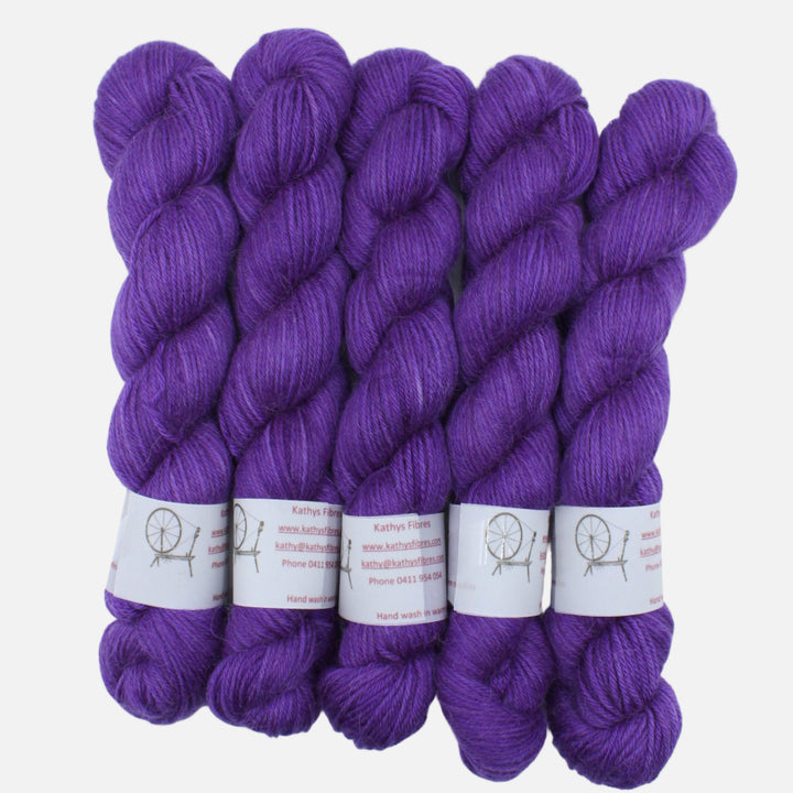 Handdyed Aplaca yarn pruple