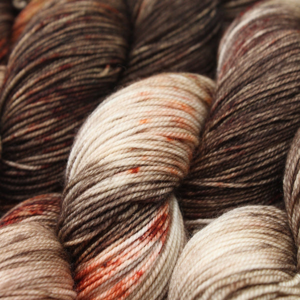 Handdyed Merino yarn beown orange