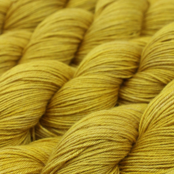 Handdyed camel yarn yellow