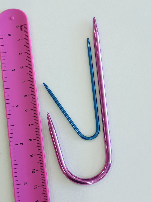 Metal Cable Needles (Hook) 2 pack